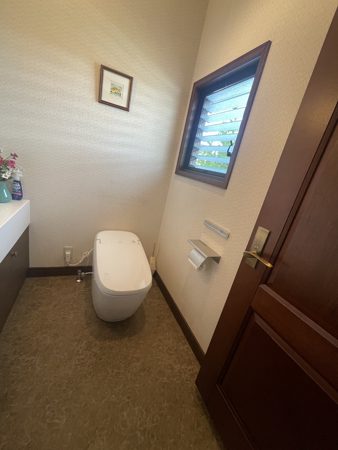 ＜施工事例＞最新鋭のトイレ「サティスX」トイレがまるで生まれ変わったみたい！